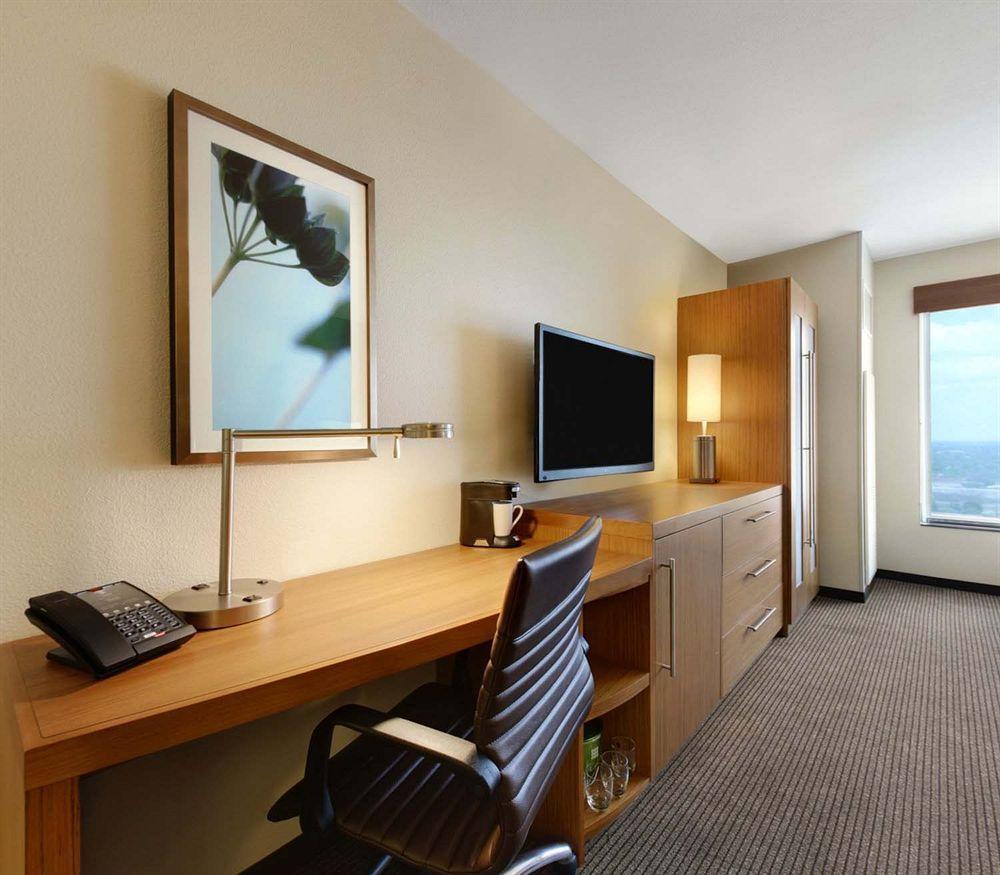 Hyatt Place Charlotte Downtown Exterior photo