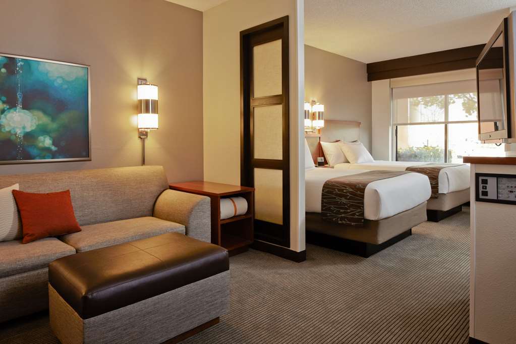 Hyatt Place Charlotte Downtown Room photo